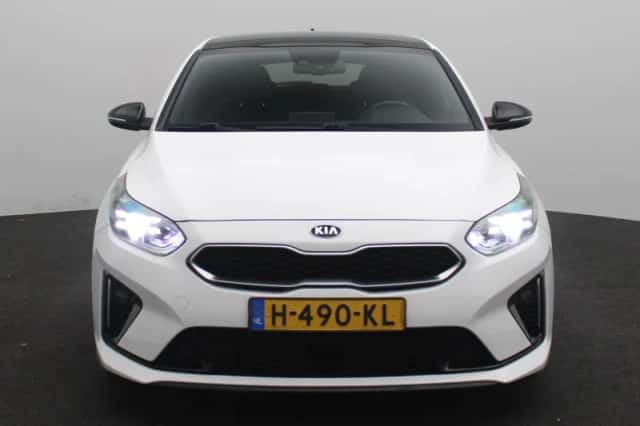 Kia Proceed (2020) thumbnail 3