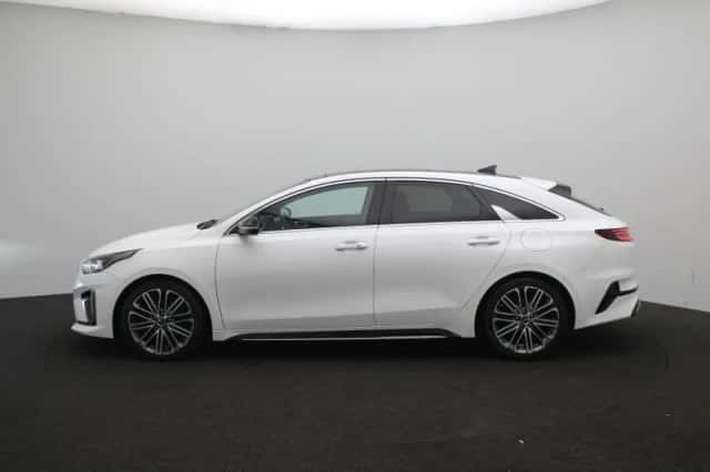 Kia Proceed (2020) thumbnail 4