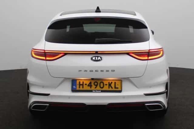Kia Proceed (2020) thumbnail 5