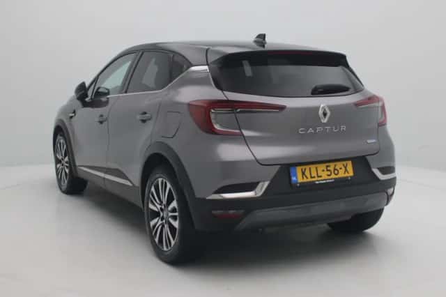 Renault Captur (2021) thumbnail 2