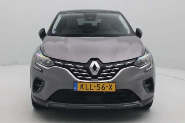 Renault Captur (2021) thumbnail 3