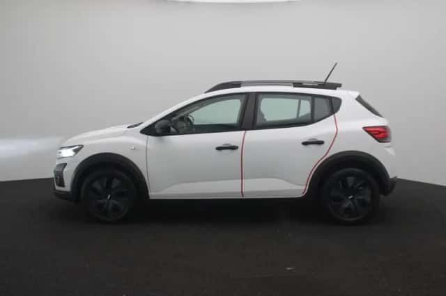 Dacia Sandero Stepway (2024) thumbnail 4
