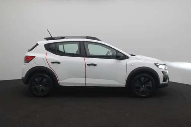 Dacia Sandero Stepway (2024) thumbnail 6