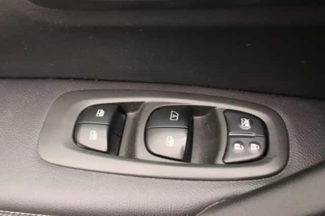Renault Kadjar (2017) thumbnail 19