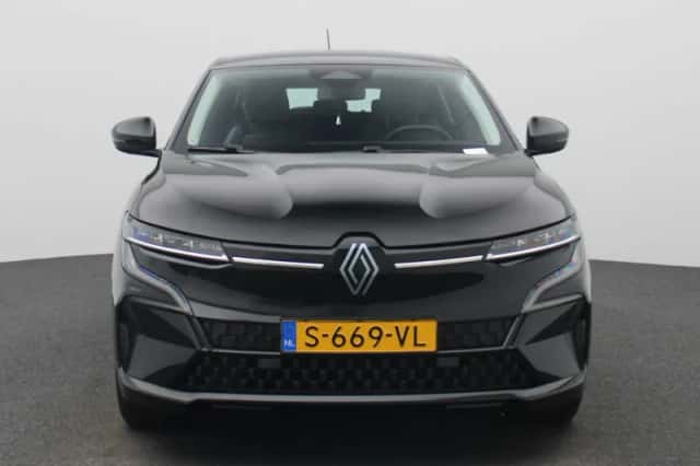 Renault Mégane E-Tech (2023) thumbnail 3