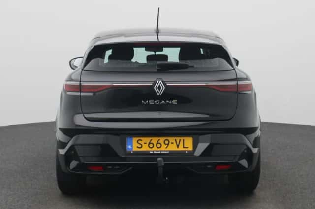 Renault Mégane E-Tech (2023) thumbnail 5