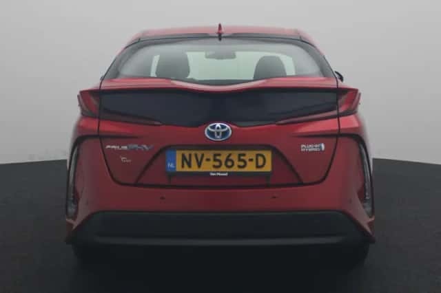 Toyota Prius (2018) thumbnail 5