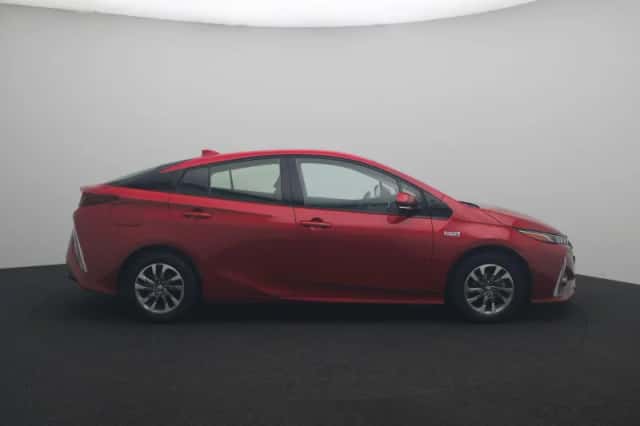 Toyota Prius (2018) thumbnail 6