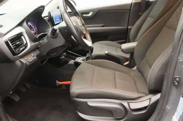 Kia Rio (2021) thumbnail 12