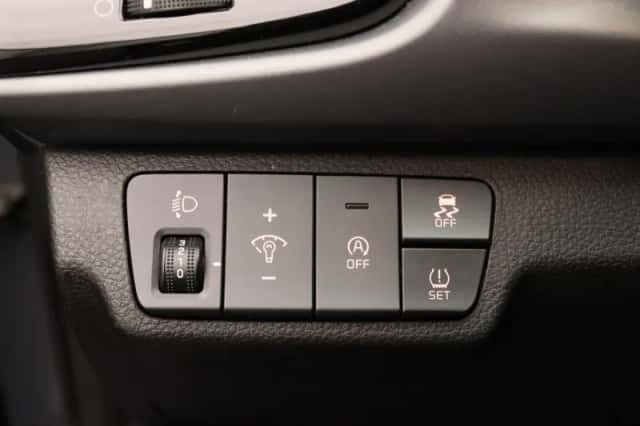 Kia Rio (2021) thumbnail 20