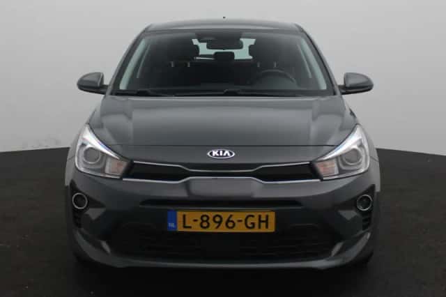 Kia Rio (2021) thumbnail 3
