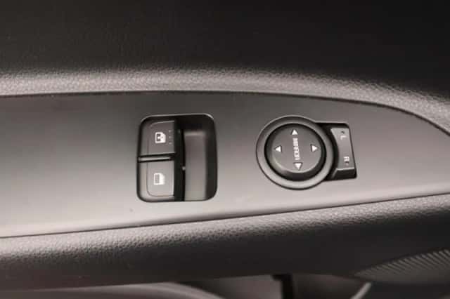 Kia Rio (2021) thumbnail 21