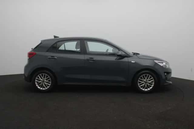 Kia Rio (2021) thumbnail 6