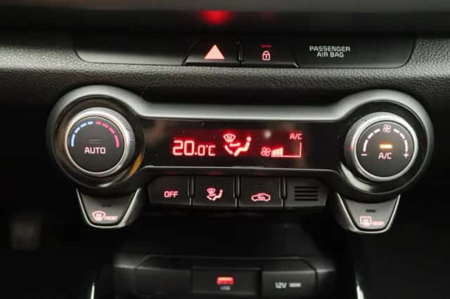 Kia Rio (2021) thumbnail 10