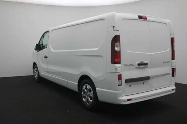 Renault Trafic (2025) thumbnail 2