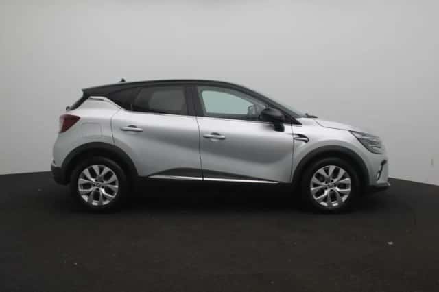 Renault Captur (2022) thumbnail 6
