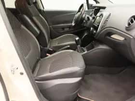 Renault Captur (2017) thumbnail 23