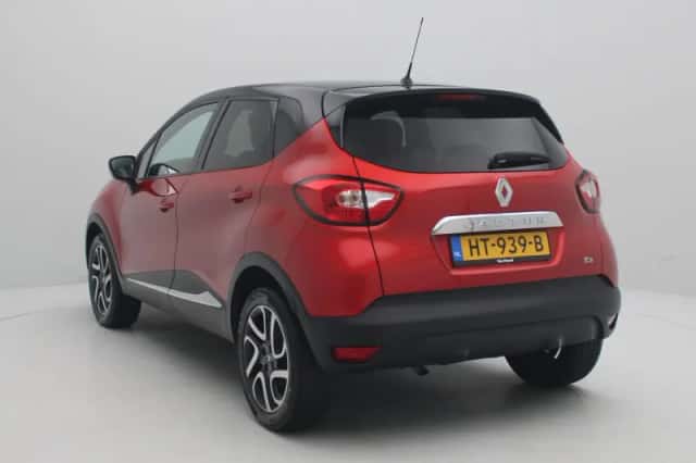 Renault Captur (2016) thumbnail 2