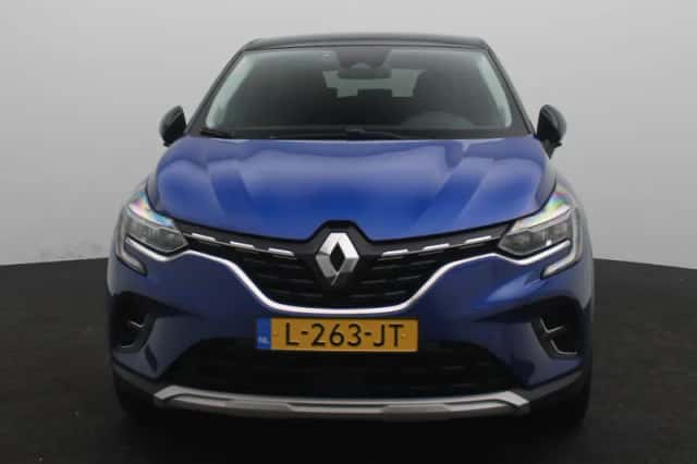 Renault Captur (2021) thumbnail 3