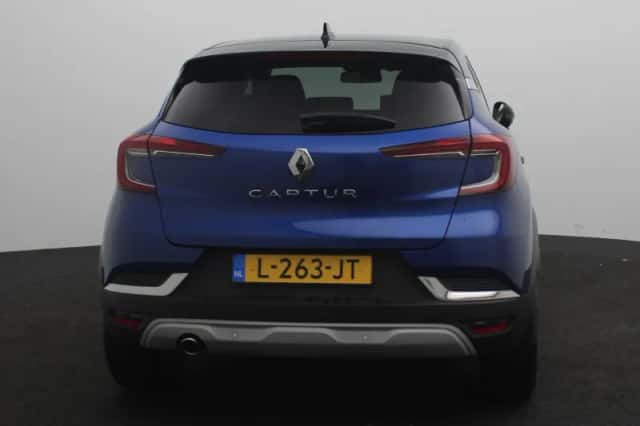 Renault Captur (2021) thumbnail 5