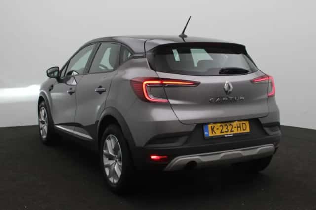 Renault Captur (2020) thumbnail 2