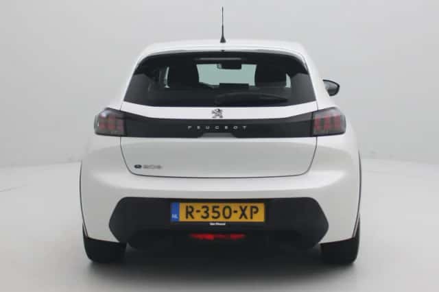 Peugeot e-208 (2021) thumbnail 5