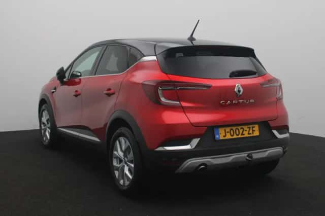 Renault Captur (2020) thumbnail 2