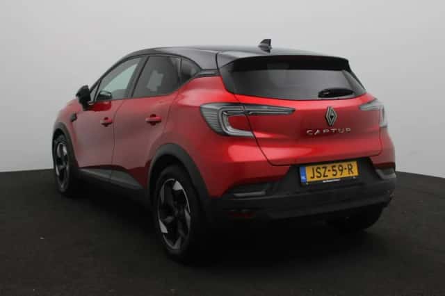 Renault Captur (2025) thumbnail 2