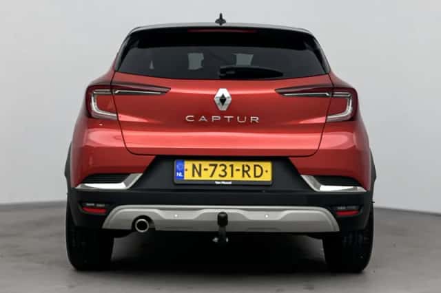 Renault Captur (2021) thumbnail 3