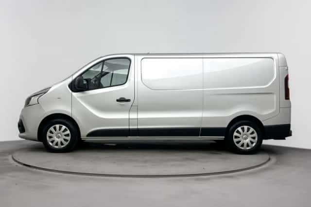 Renault Trafic (2019) thumbnail 2