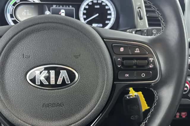 Kia Niro (2017) thumbnail 6