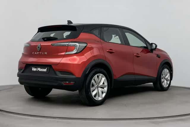 Renault Captur (2025) thumbnail 4