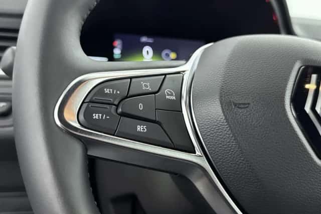 Renault Captur (2025) thumbnail 6