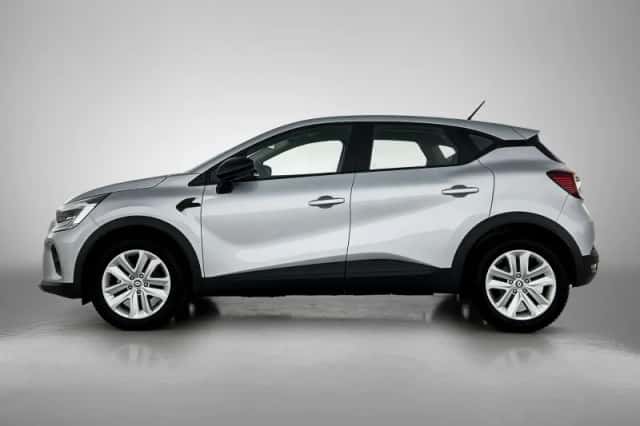 Renault Captur (2023) thumbnail 2