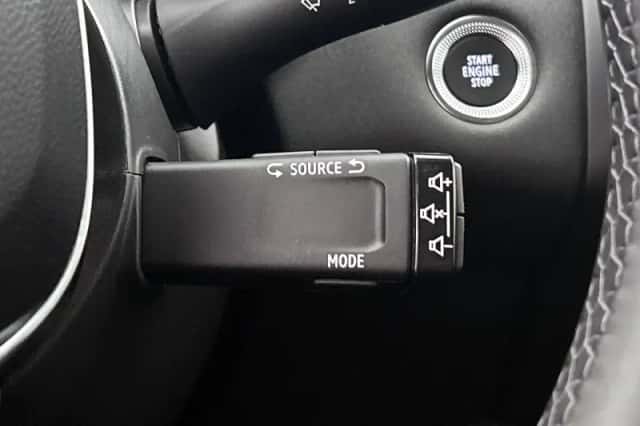 Renault Captur (2023) thumbnail 12