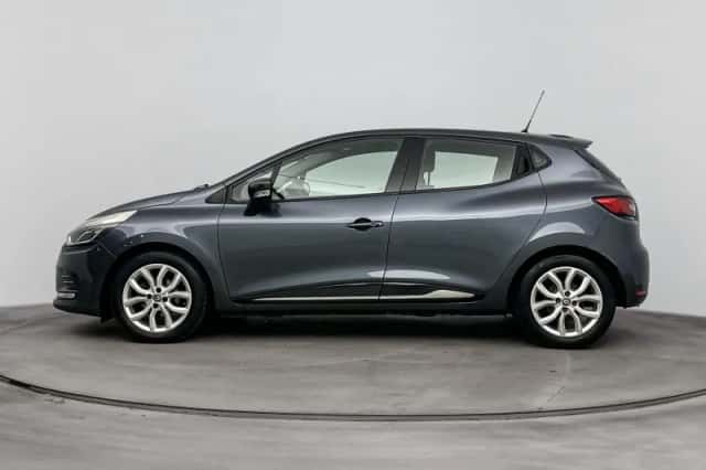 Renault Clio (2017) thumbnail 2