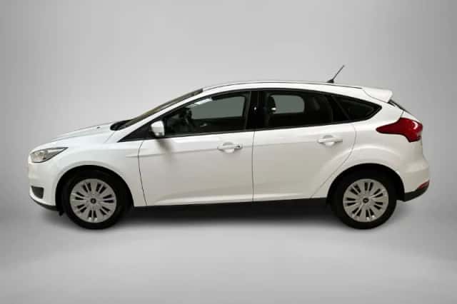 Ford Focus (2018) thumbnail 2