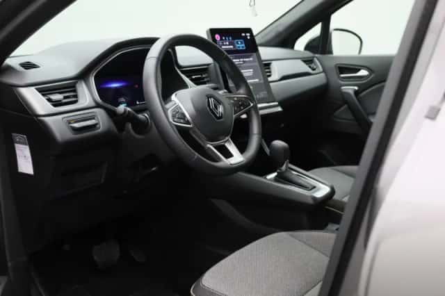 Renault Captur (2024) thumbnail 28