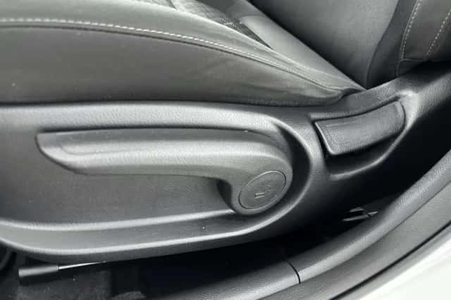 Kia Rio (2018) thumbnail 20