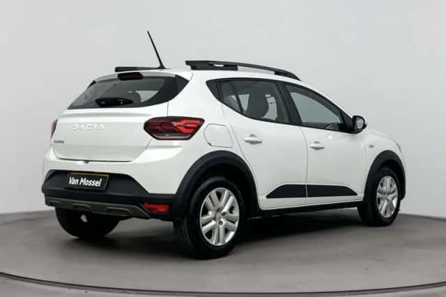Dacia Sandero Stepway (2024) thumbnail 4