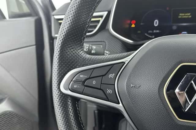 Renault Clio (2023) thumbnail 6