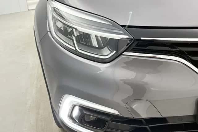 Renault Captur (2018) thumbnail 24