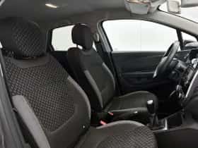 Renault Captur (2018) thumbnail 38