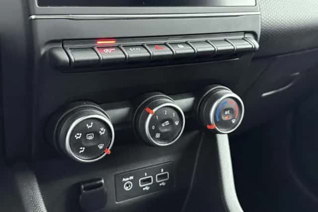 Renault Clio (2020) thumbnail 19