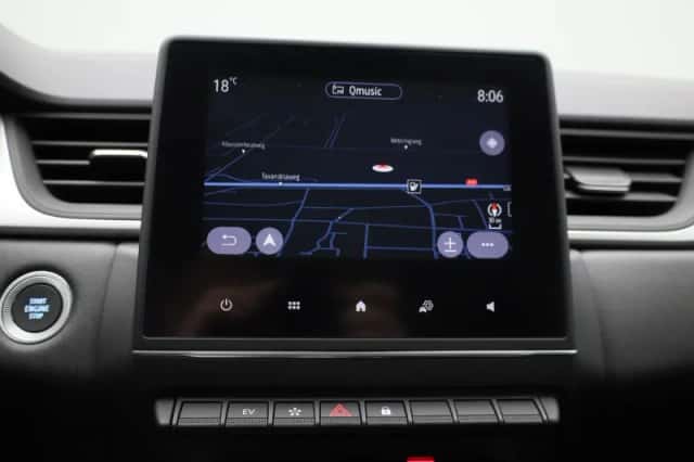 Renault Captur (2022) thumbnail 17