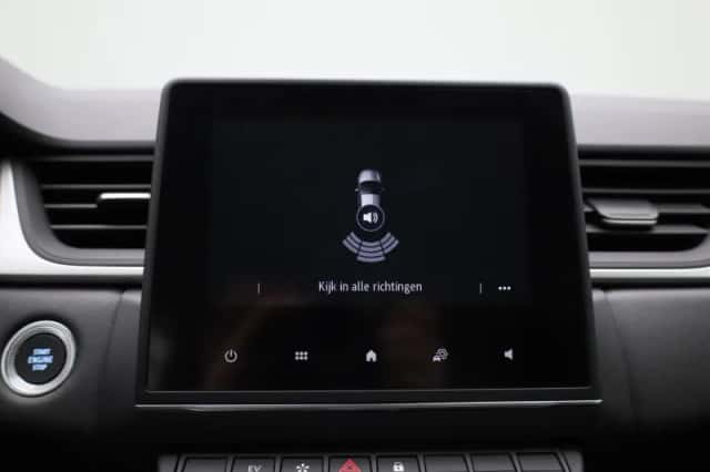 Renault Captur (2022) thumbnail 27