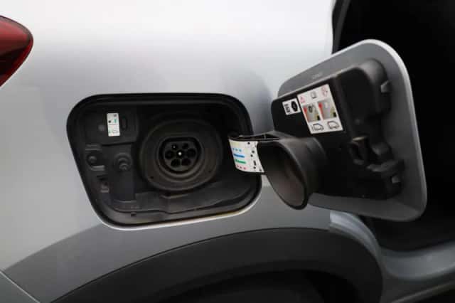 Renault Captur (2022) thumbnail 32