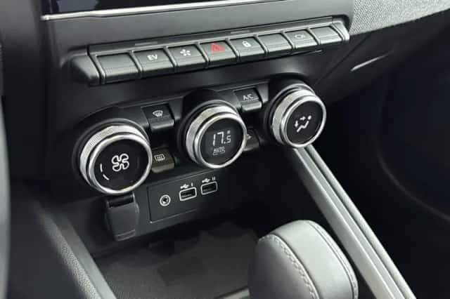 Renault Clio (2025) thumbnail 6