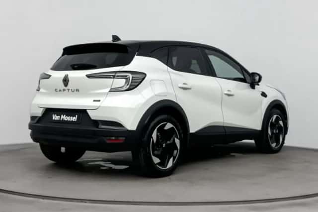 Renault Captur (2025) thumbnail 4