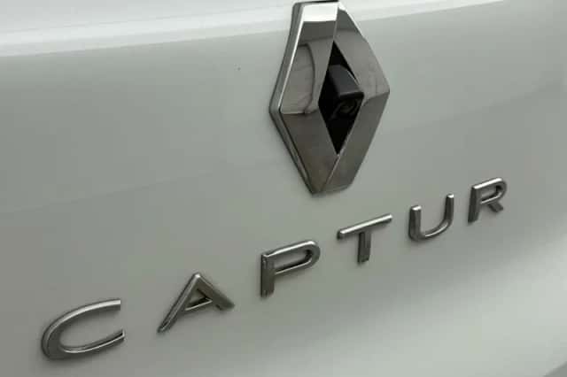 Renault Captur (2023) thumbnail 14